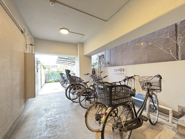 マンションヴィップ柳橋の駐輪場