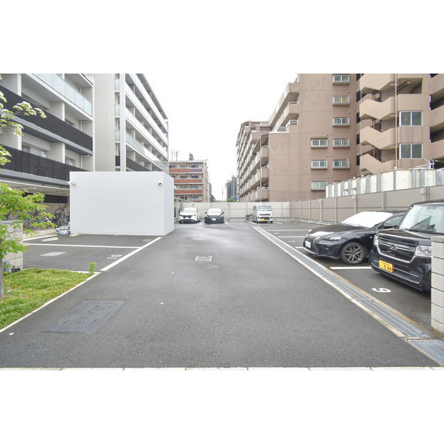 CAVANA九条烏丸の駐車場