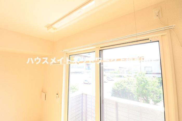 ドゥ プラージュのその他|室内物干し（参考同型202号室室内写真）
