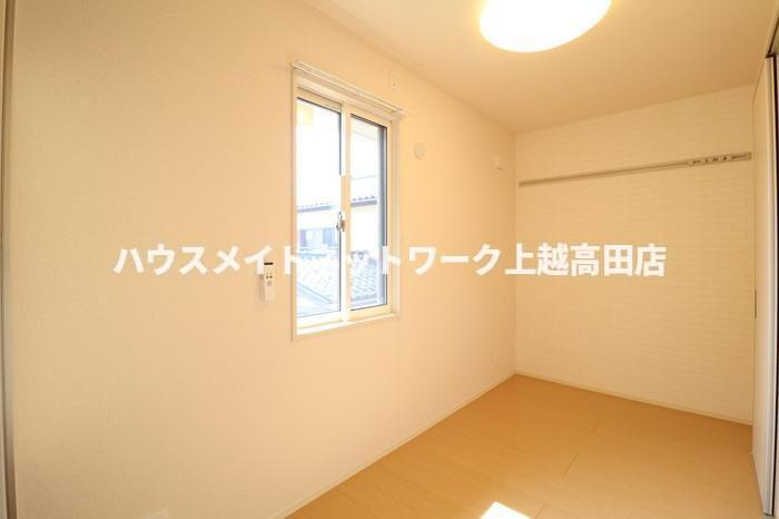 ドゥ プラージュの内装|洋室（参考同型202号室室内写真　反転タイプ）