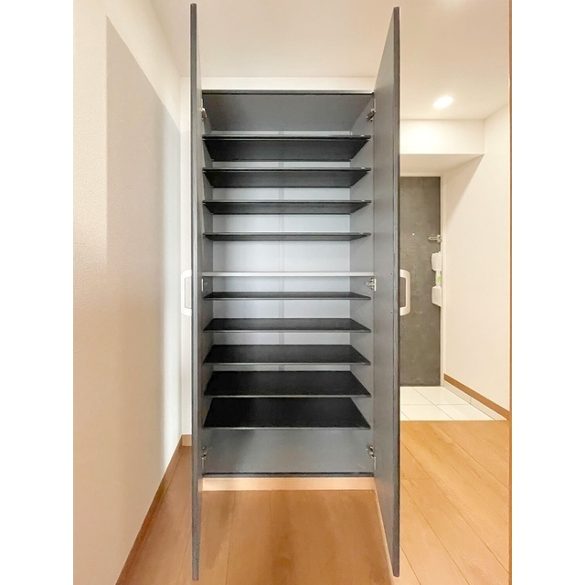 アーバハイツ六町環七北通りの玄関|靴箱