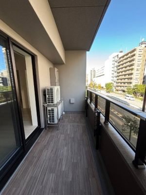 【バルコニー】 | イゾラセレーナ目黒 | ※Cタイプ302号室内写真