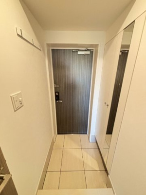 【玄関】 | イゾラセレーナ目黒 | ※Cタイプ302号室内写真