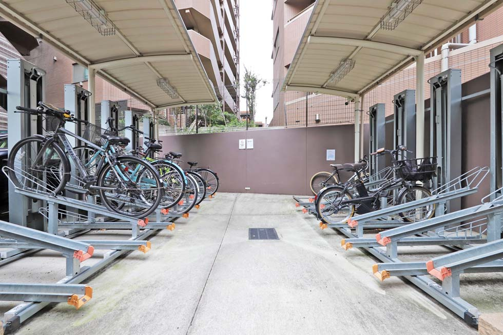 PREMIUM CUBE 池袋要町の外観