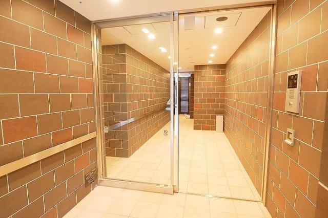 PREMIUM CUBE 池袋要町の外観