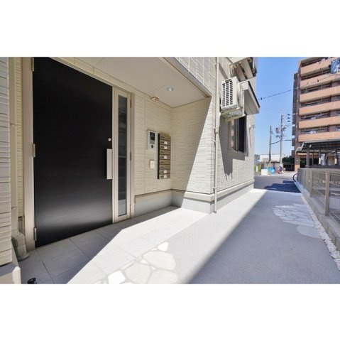 クレアのエントランス|お問い合わせは美濃善不動産駅前店へ！