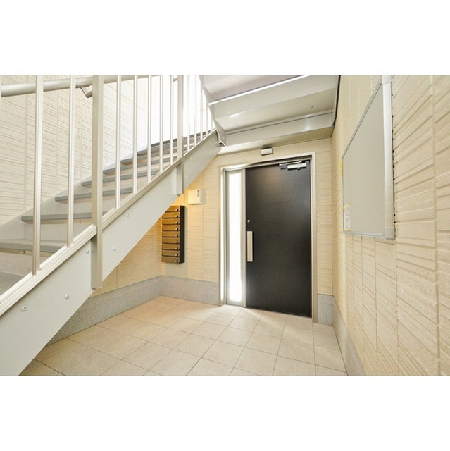 クレアのエントランス|お問い合わせは美濃善不動産駅前店へ！