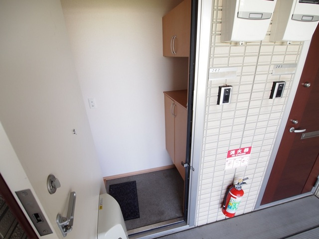 デラッセ真美ヶ丘の玄関