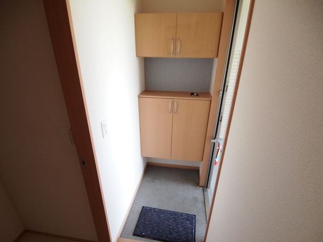 デラッセ真美ヶ丘の玄関