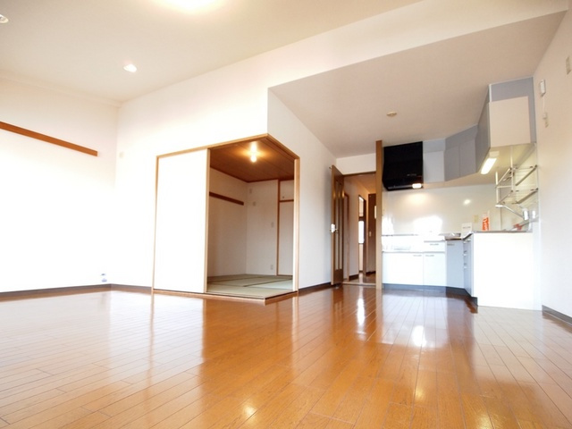 エスポワール三郷の居間・リビング