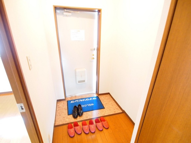 エスポワール三郷の玄関