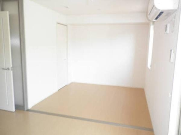 コンフォルタの洋室