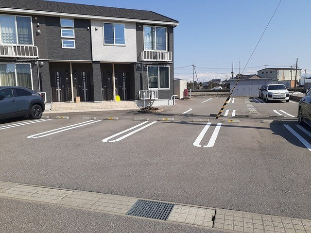 Ｐｏ　Ｐｏ　華の駐車場|駐車場完備です