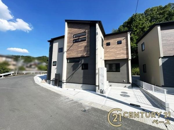 生駒市萩の台 １号棟 ／新築一戸建のその他|■現地外観写真■敷地面積約４３坪のゆとりのある広さです！