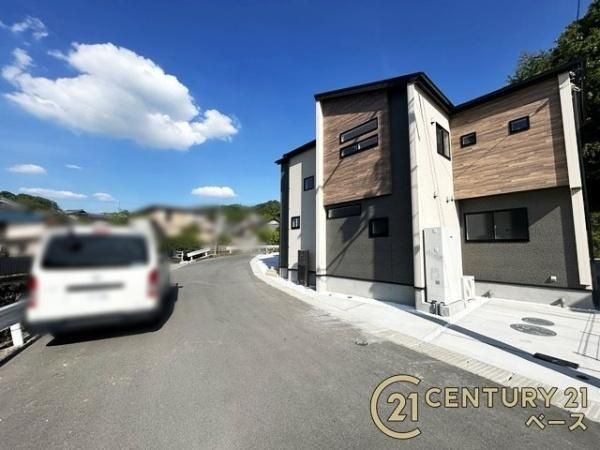 生駒市萩の台 １号棟 ／新築一戸建の前面道路含む現地写真|■現地撮影写真■落ち着いた雰囲気の閑静な住宅地内です！