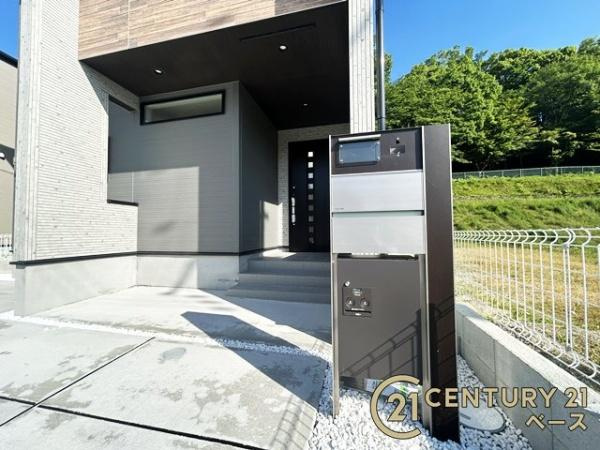 生駒市萩の台 ３号棟 ／新築一戸建のその他|■こちらは現地エントランス・ポストです！