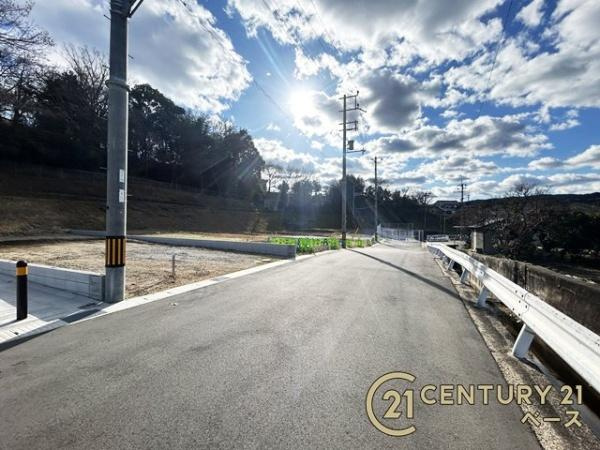 生駒市萩の台 ３号棟 ／新築一戸建の前面道路含む現地写真|■現地撮影写真■落ち着いた雰囲気の閑静な住宅地内です！