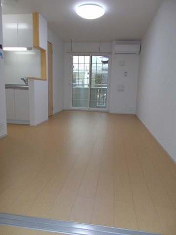 プリメイロＣの居間・リビング