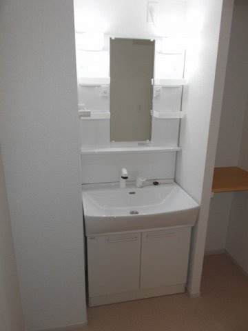 プリメイロＣの洗面所