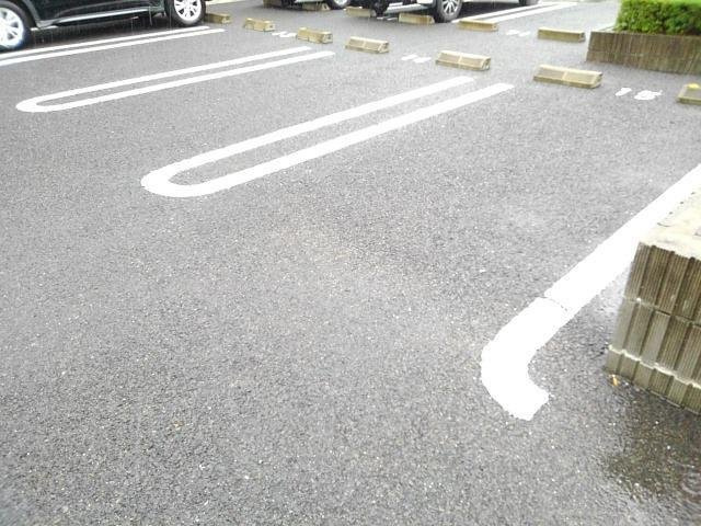 ル・シャトーⅠの駐車場