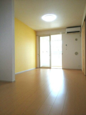 ＶＥＮＥＺＩＡ　ＲＯＳＡの居間・リビング