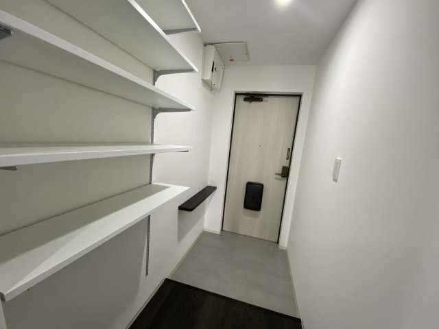 ビバリーヒルズの玄関|※イメージ写真です。内装の色などが異なる場合があります。