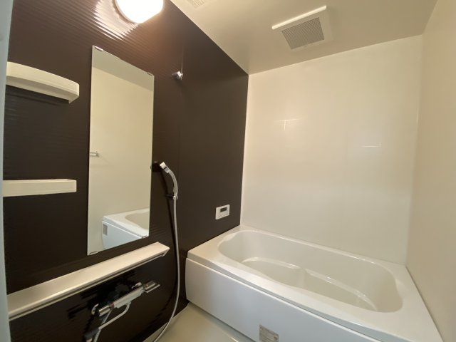 ビバリーヒルズの浴室|※イメージ写真です。内装の色などが異なる場合があります。