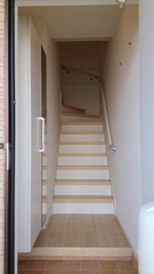 【玄関】 | ネロミロスＡ