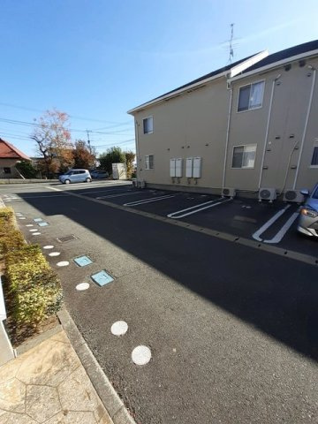 シャン　バティールＤの駐車場