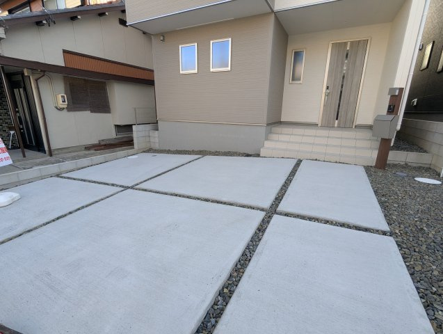 瀬戸市ひまわり台　全3棟の駐車場