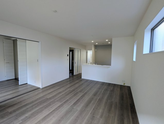 瀬戸市ひまわり台　全3棟の居間・リビング