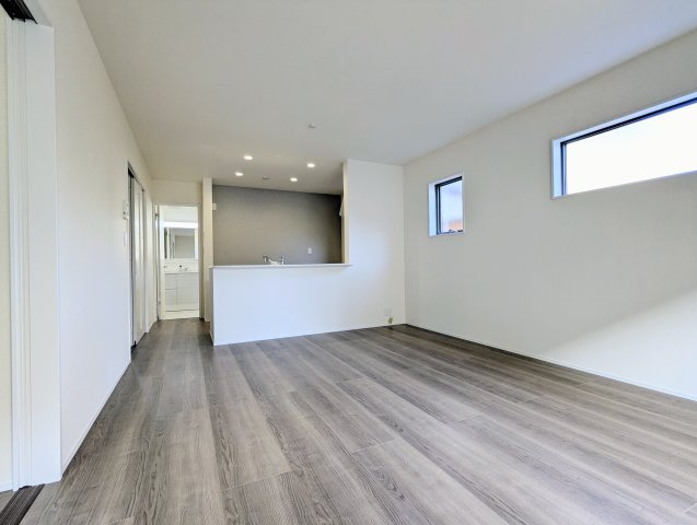 瀬戸市ひまわり台　全3棟の居間・リビング