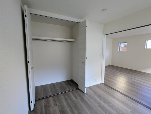 瀬戸市ひまわり台　全3棟の洋室