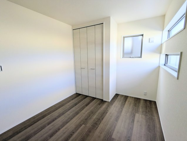 瀬戸市ひまわり台　全3棟の洋室