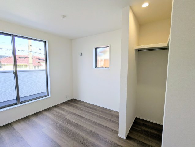 瀬戸市ひまわり台　全3棟の洋室