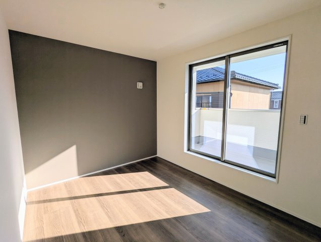 瀬戸市ひまわり台　全3棟の洋室