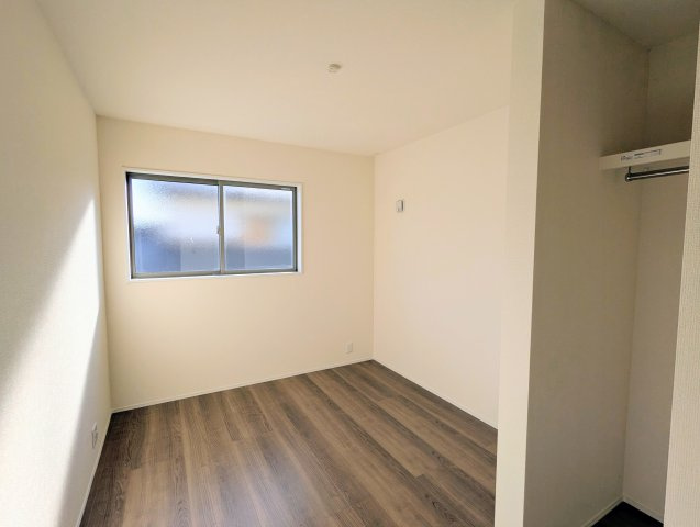 瀬戸市ひまわり台　全3棟の洋室