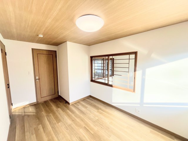 須賀川市向陽町の洋室