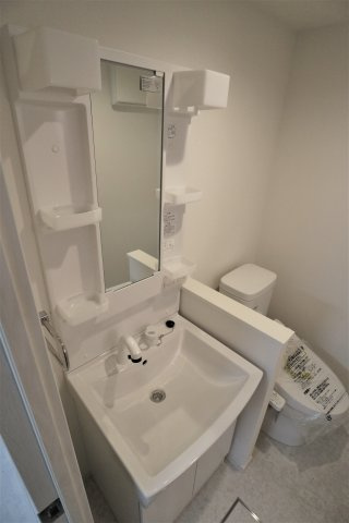 Searex県立大学の独立洗面台|朝の身支度には欠かせない独立洗面化粧台