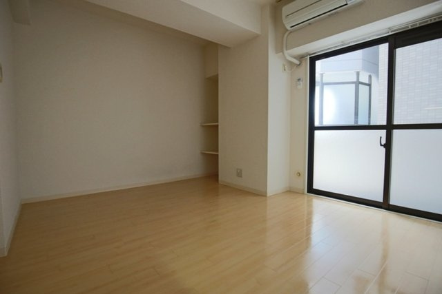 横浜平沼ダイカンプラザ三号館の洋室|ゆったりした洋室です