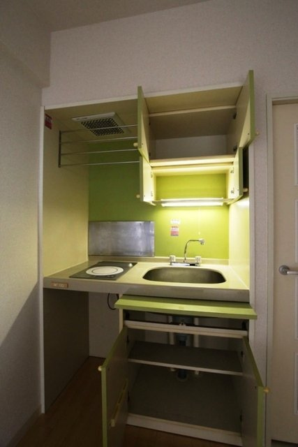 横浜平沼ダイカンプラザ三号館のキッチン|きれいなキッチンです