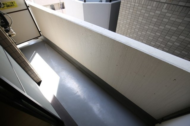横浜平沼ダイカンプラザ三号館のバルコニー|開放的で明るい空間を演出してくれるバルコニーです
