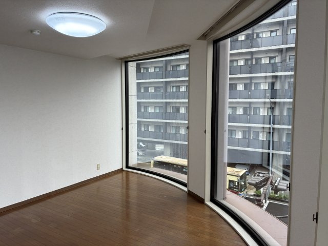 森島ビルⅡの洋室|落ち着いた色調の洋室です