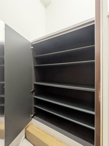 ヴィラ東川口の収納|たっぷりとした収納スペースです