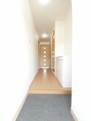 【玄関】 | メゾンプレミールＢ