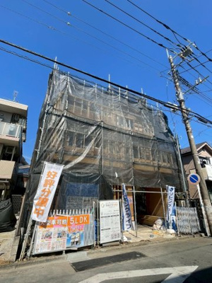 【外観】 | 川崎2棟 | 南道路で陽当たりが良い立地です。