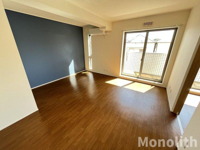 ユアメゾン加茂の居間・リビング