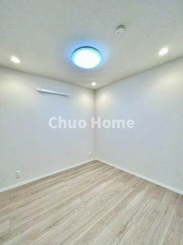 シティコープ豊洲の寝室|【寝室】心と体をゆったりと安らげる主寝室。寝室のゆとりが大きい分だけ、暮らしの安らぎは深まります。一日の疲れを癒すだけでなく、ご夫婦の親密な語らいを紡ぎ出します