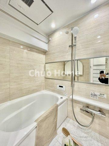 シティコープ豊洲の浴室|【バスルーム】暖房換気乾燥機付きシステムバスルーム。暖房・冷風・換気・乾燥など、毎日を快適に過ごせるうれしい機能が揃っています。雨の日の洗濯物も安心です。