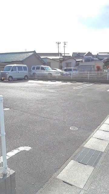 アルコバレーノⅢの駐車場